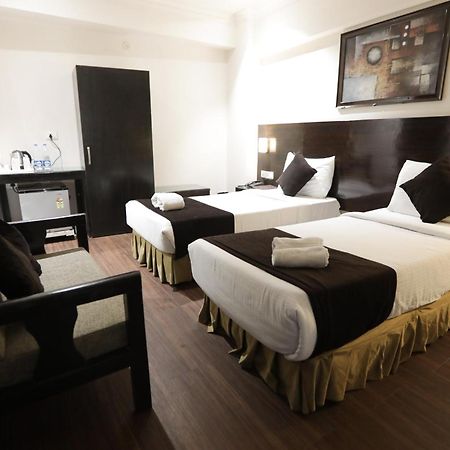 Anr Hotels Lucknow Bagian luar foto