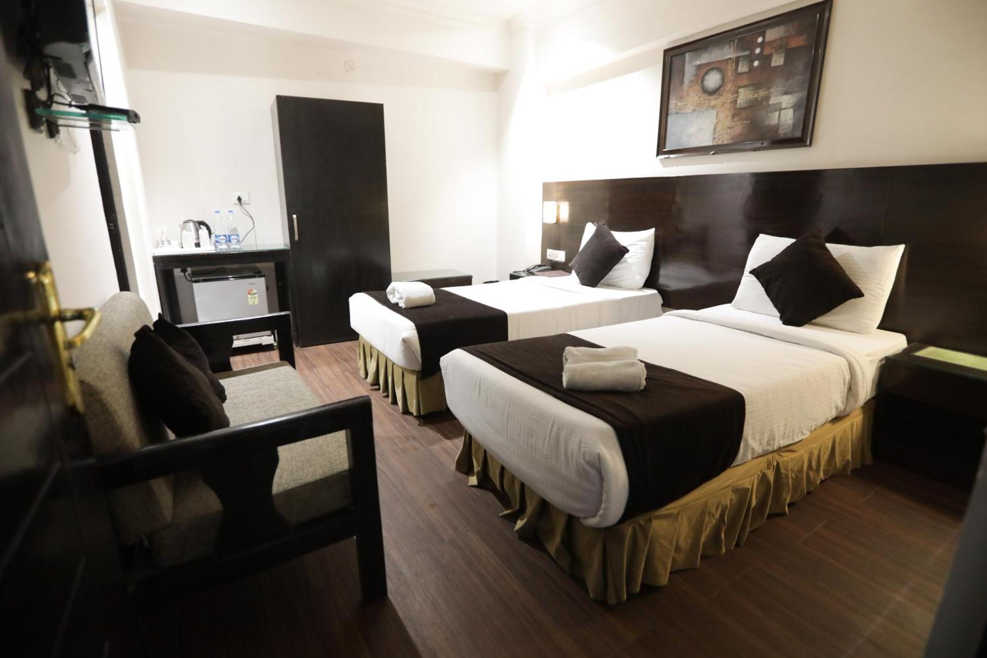 Anr Hotels Lucknow Bagian luar foto